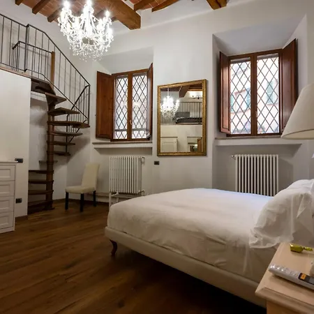 Tuscan Palace - Buratti Apartmán *